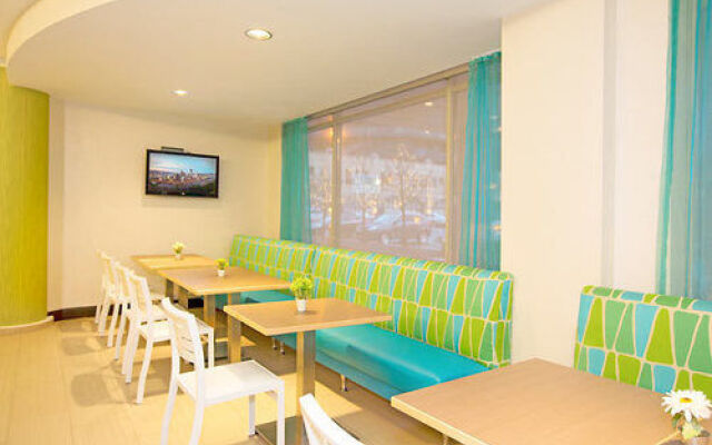 SpringHill Suites North Shore