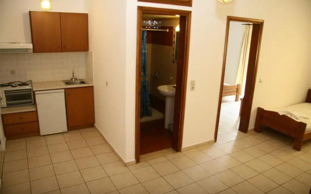 Nikos Apartments