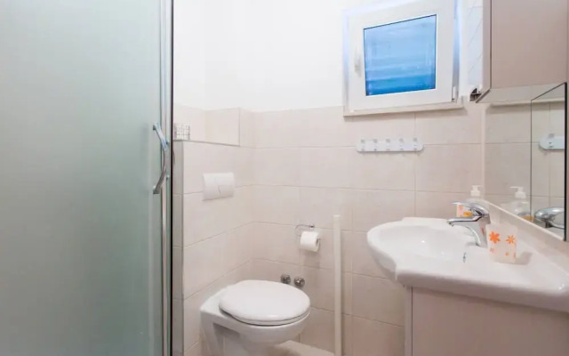 Charming Apartments With Private Balcony and City View Seget Donji