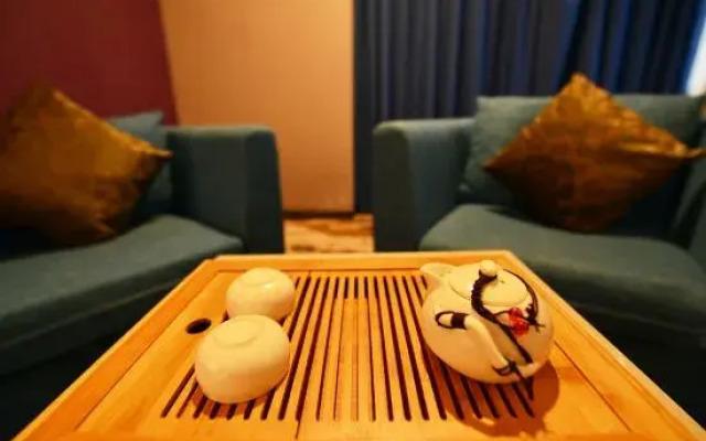 One Yearn Hotel (Zhengzhou CBD Convention and Exhibition Center)
