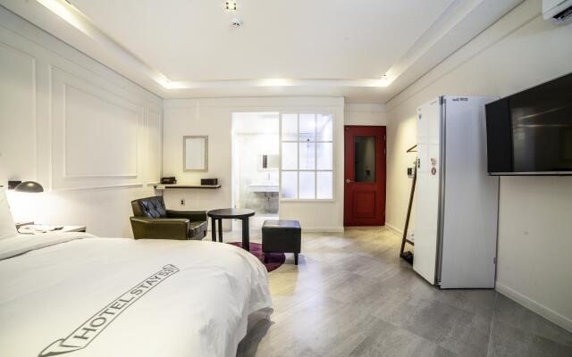 Hotel Stay 53