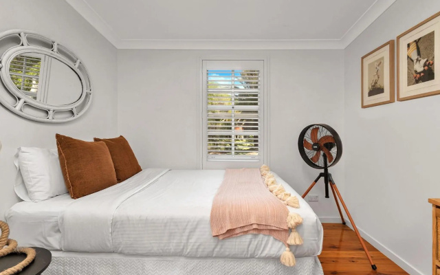 THE GREEN WHALER Hyams Beach 4pm Check Out Sundays except Peak season – Guest Rooms – Hyams Beach