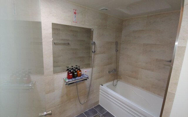 Apple Drive-in Hotel