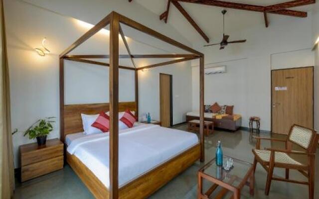 SaffronStays Falcon Hill, Lonavala - luxury villa with infinity pool near Lion's Point