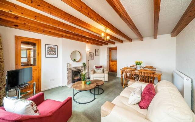 Bellrock View - Traditional Coastal Retreat