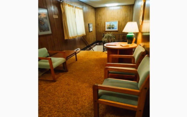 Love Hotels Voyageur by OYO at International Falls MN
