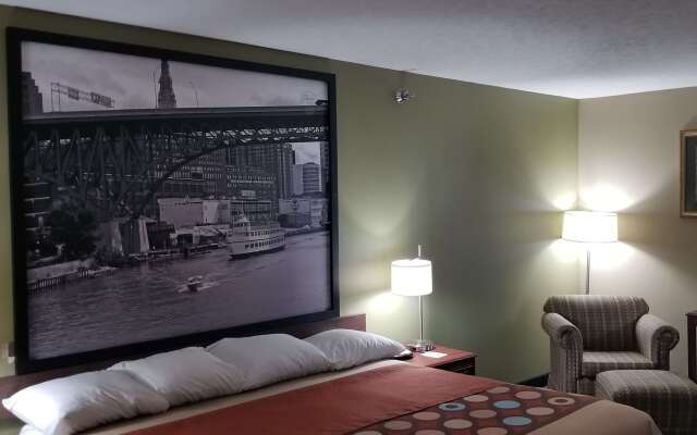 Super 8 by Wyndham Bellefontaine