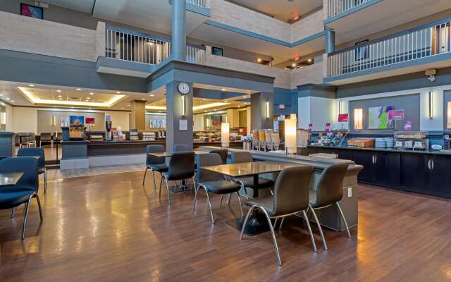 Best Western Plus Village Park Inn