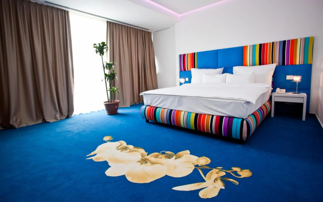 Marshal Garden Hotel
