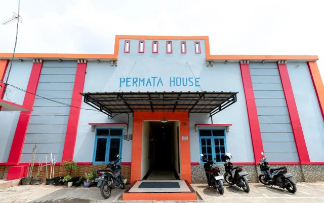 Permata House by OYO Rooms