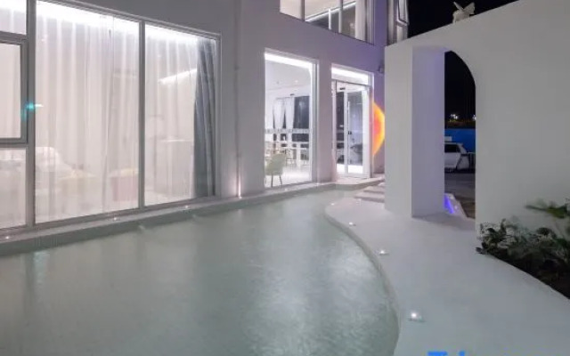 Sanya Xingye sea view design B & B