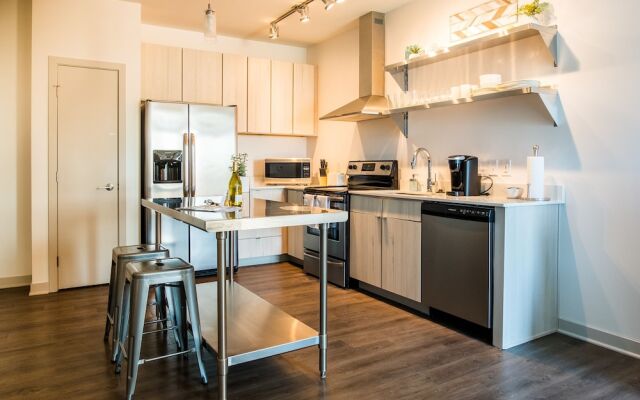 Mass Ave Arts District 1 BR Apt by Frontdesk