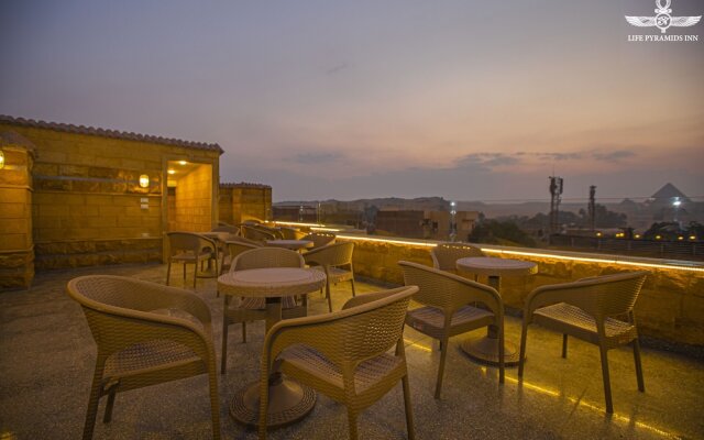 Life Pyramids Inn