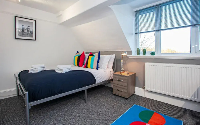 The Manchester Pad - Sleeps 12