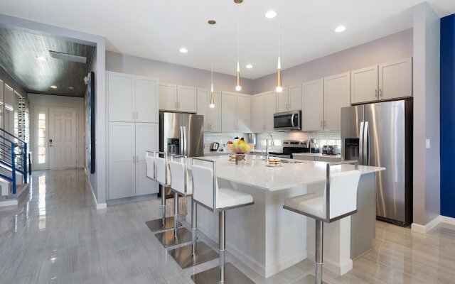 St012v: 10 Bed, Dinosaurs, Minions