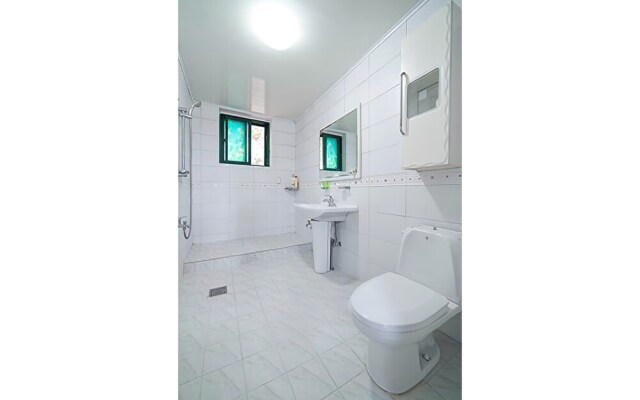 Yeosu Blue Sky Galaxy Pension