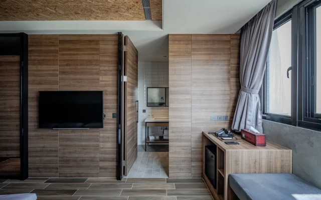 Oinn Hotel & Hostel
