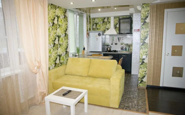 Барбарис на улице Парижской Коммуны 42 - фото 4