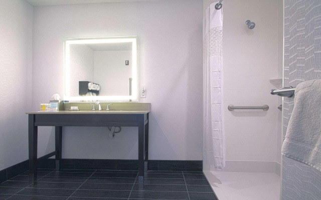 Hampton Inn & Suites Columbus/University Area