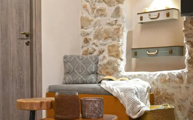Pyrgos Houses and Restaurant