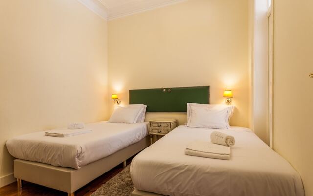 ALTIDO Lovely 3BR Apt w/ workspace, nearby Botanical Garden of Lisbon