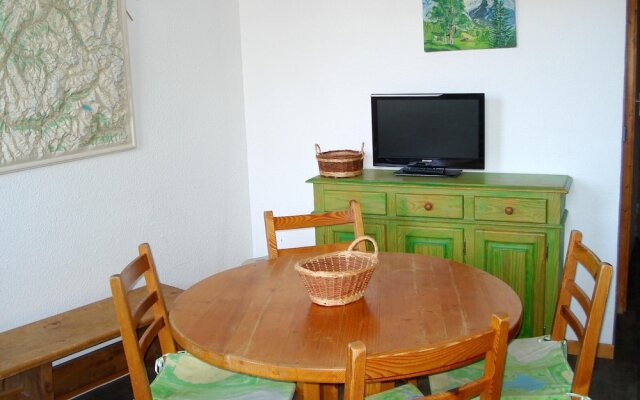 Studio in Montchavin, With Wonderful Mountain View, Furnished Garden a