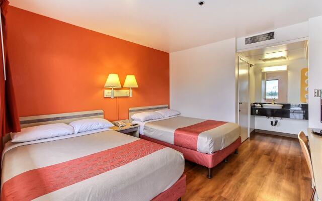 Motel 6-Salinas, CA - South - Monterey Area