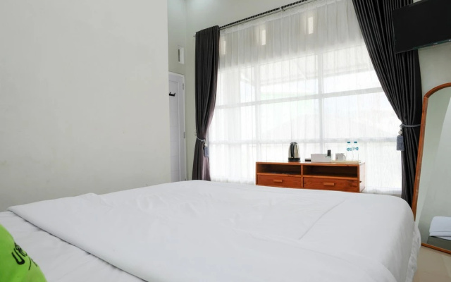Urbanview Hotel Dieng Chill House Syariah