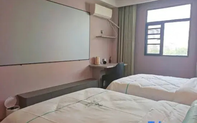 YiHe E-sports Chain Hotel (Nanchang Bayi Square People's Park Branch)