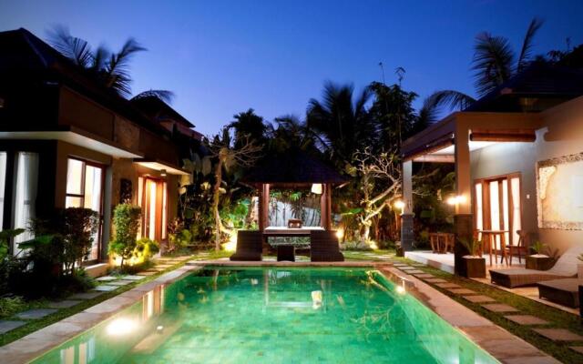 Homayoon Villa at Bisma - 10 min walking to Ubud center