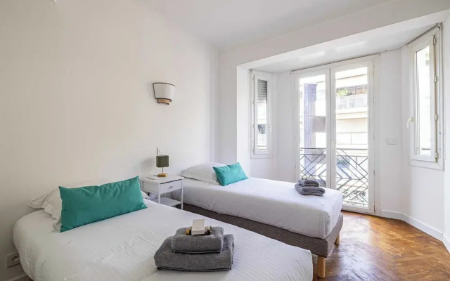 Elegance and Refinement With A/C - Cannes