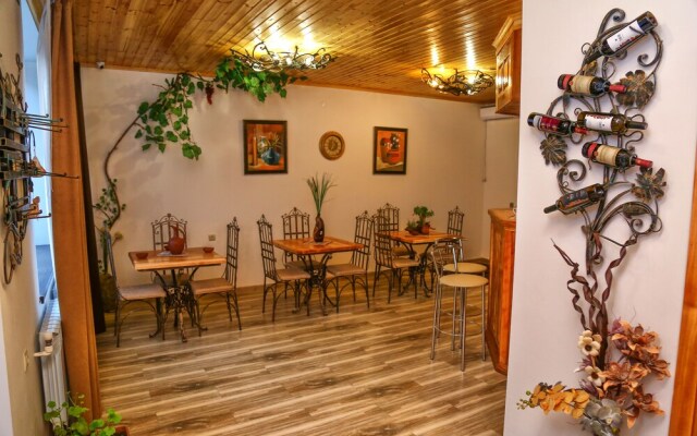 Royal Hotel