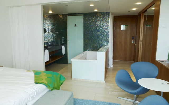 Avalon Hotel