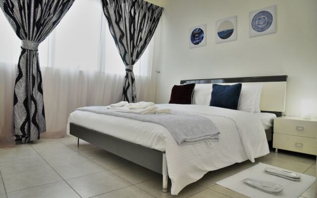 Luxury 4BR Apartment in Horizon Towers