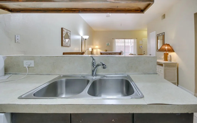 Southwest Houston Apartment w/ Pool Access!