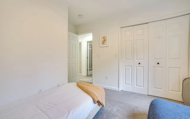 Issaquah Retreat Near Lake Sammamish State Park!