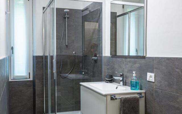 2-bed Apt With Stunning Lake Como Views & Terrace