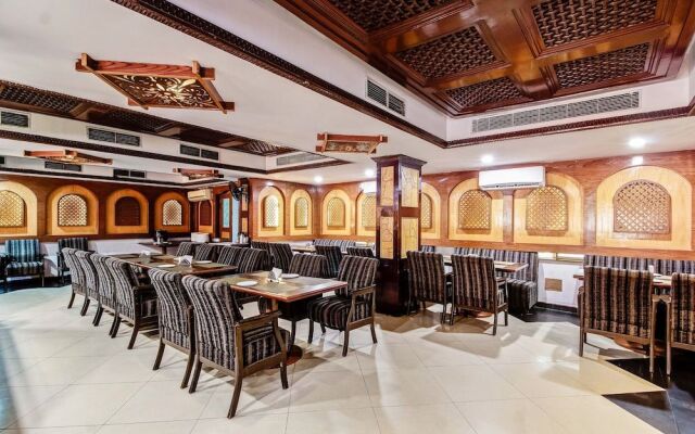 Capital O 49411 Hotel Anmol Continental