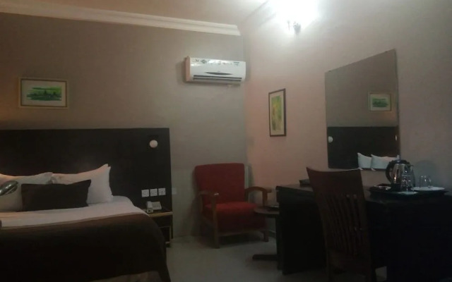 Neocourts Hotel