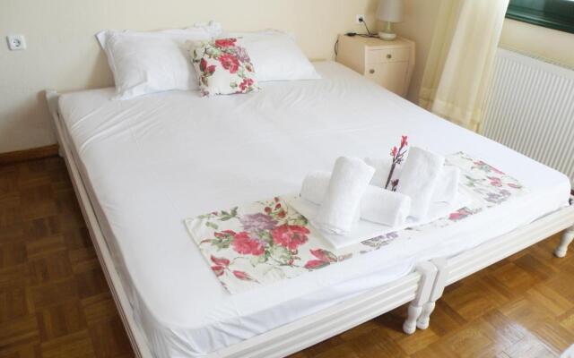 Villa Rodia 4 guests