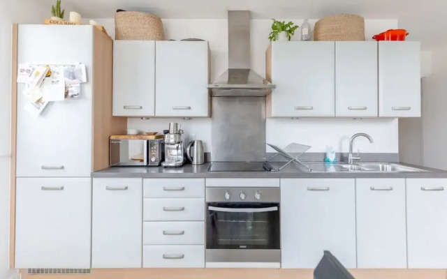 Funky 1BD High-rise Flat W/city Views, Angel!
