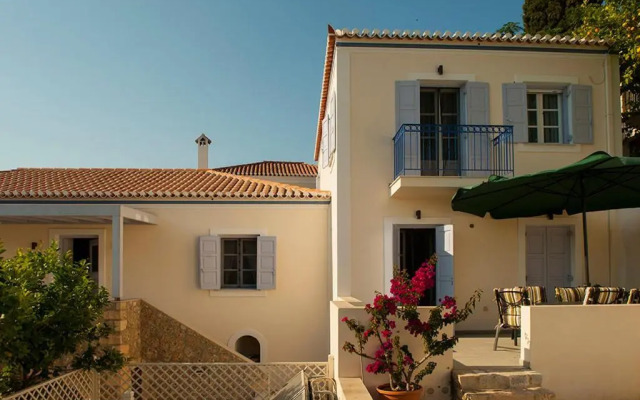 VILLA AELIA in Spetses - charm & convenience, 2min beach