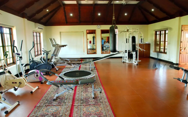 Sterling Lake Palace Alleppey