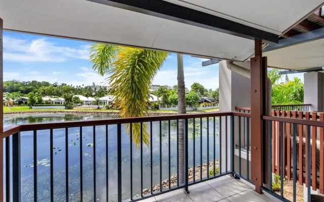 Bright 3-bedroom Beachside Stay With Pool & BBQ