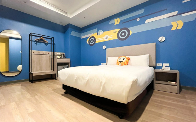 Holiday Garden Hotel SKM Park