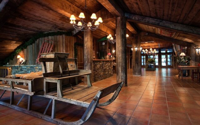 Rustic Apartment With a Fireplace and Wi-fi in Arc 2000
