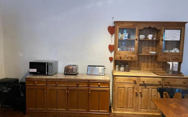 OYO The Lodge Bournemouth