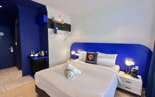 Ukiyo Hotel by manatidur