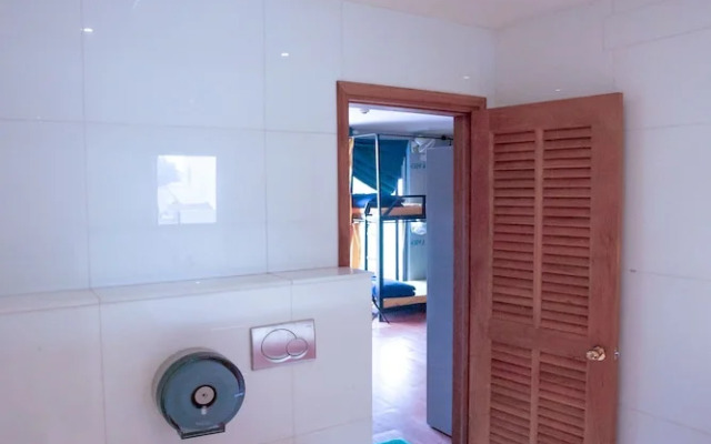 RedDoorz Hostel @ Signature Inn