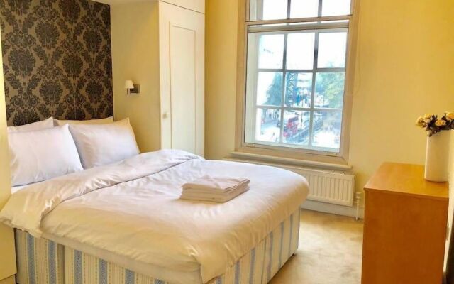Buckingham Palace View Apartment